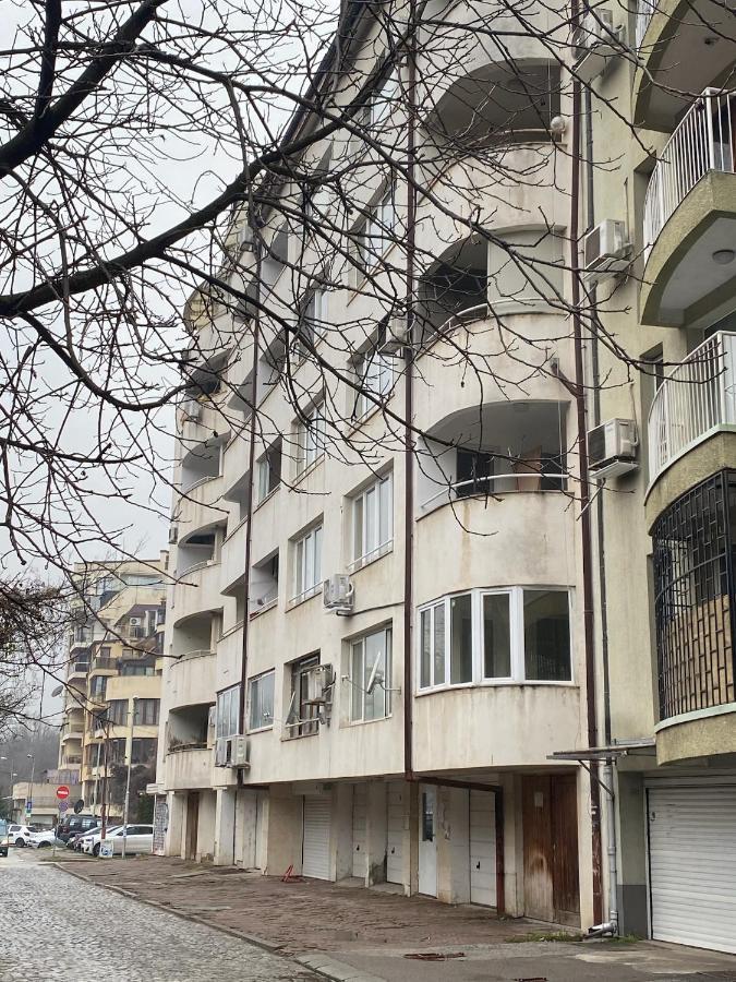 Spacious Apartment Next To South Park Просторен Апартамент До Южен Парк Top Location София Экстерьер фото